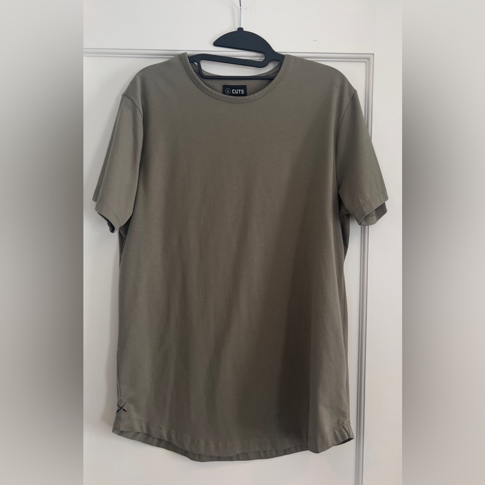 Cuts AO Curve-Hem Tee - Sage - size L